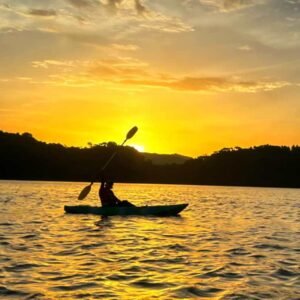 Tour Privado: Amanecer en Kayak Ilopango + Desayuno Panorámico + Centro Histórico